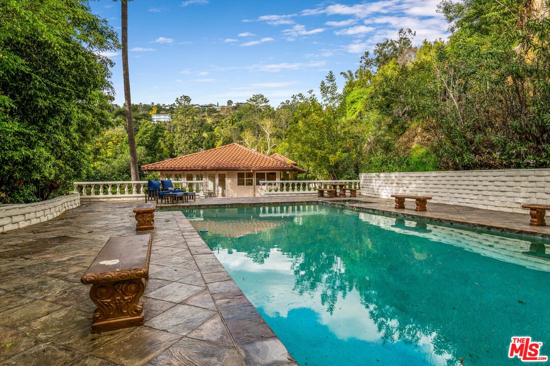 2332 Malaga Rd