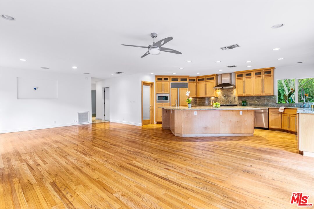 2332 Malaga Rd
