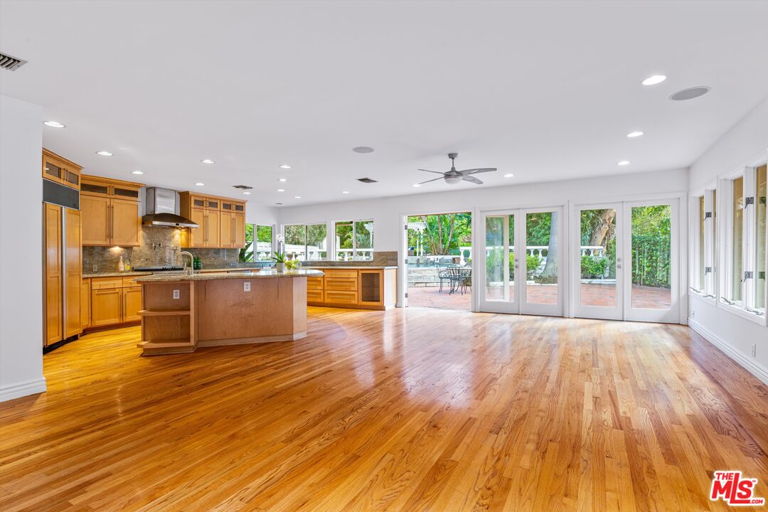2332 Malaga Rd