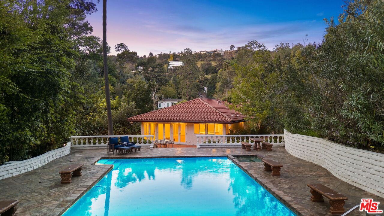 2332 Malaga Rd