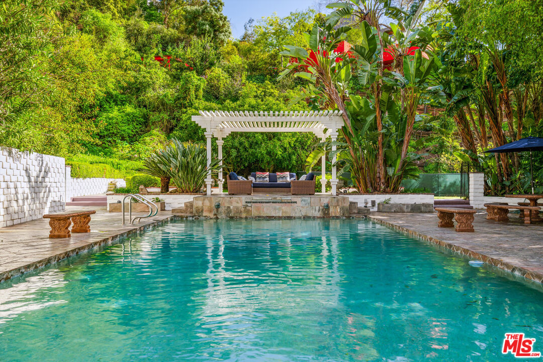 2332 Malaga Rd