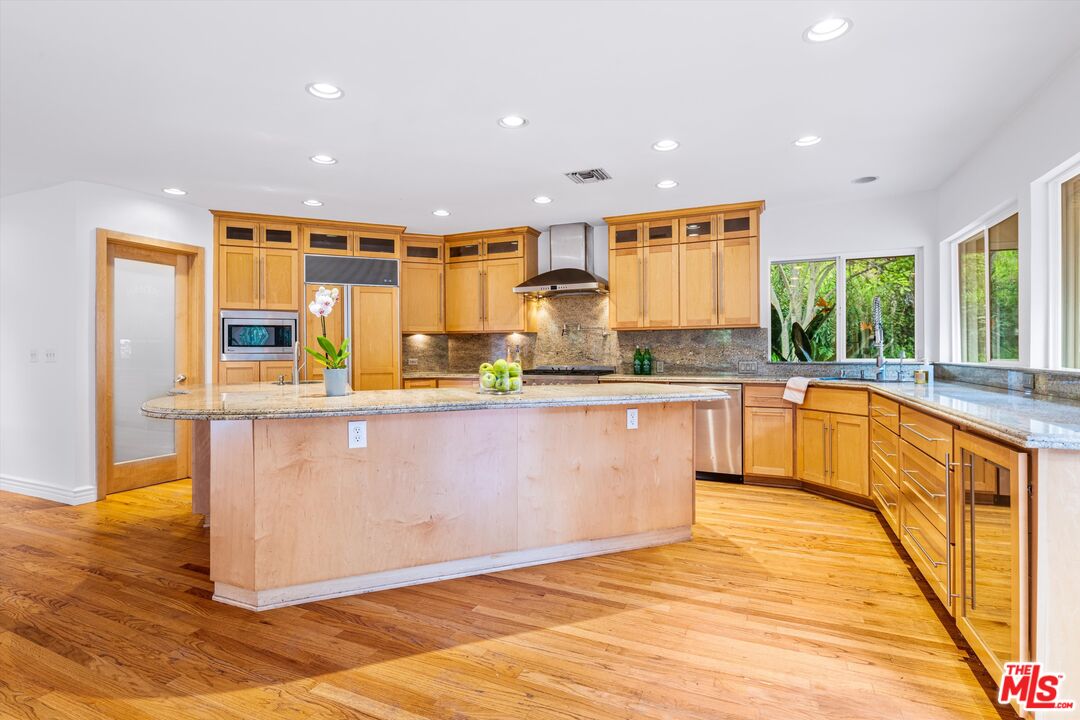 2332 Malaga Rd