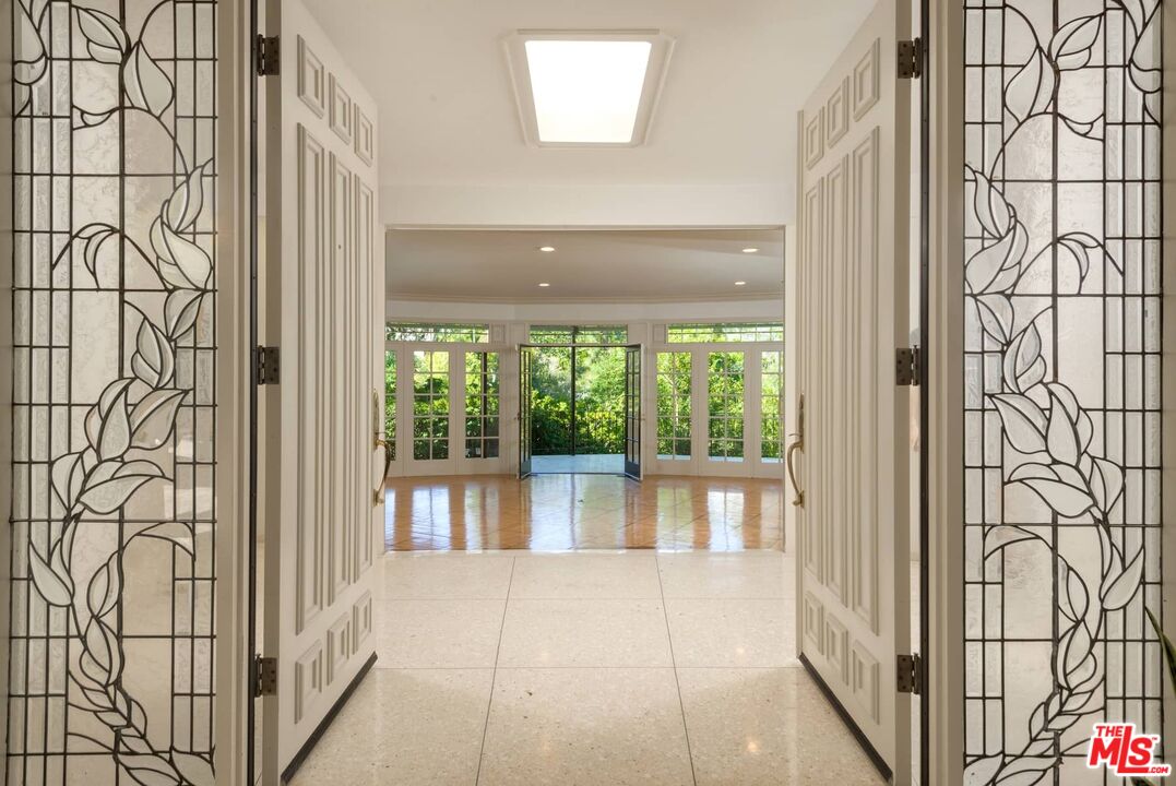 1163 Angelo Dr