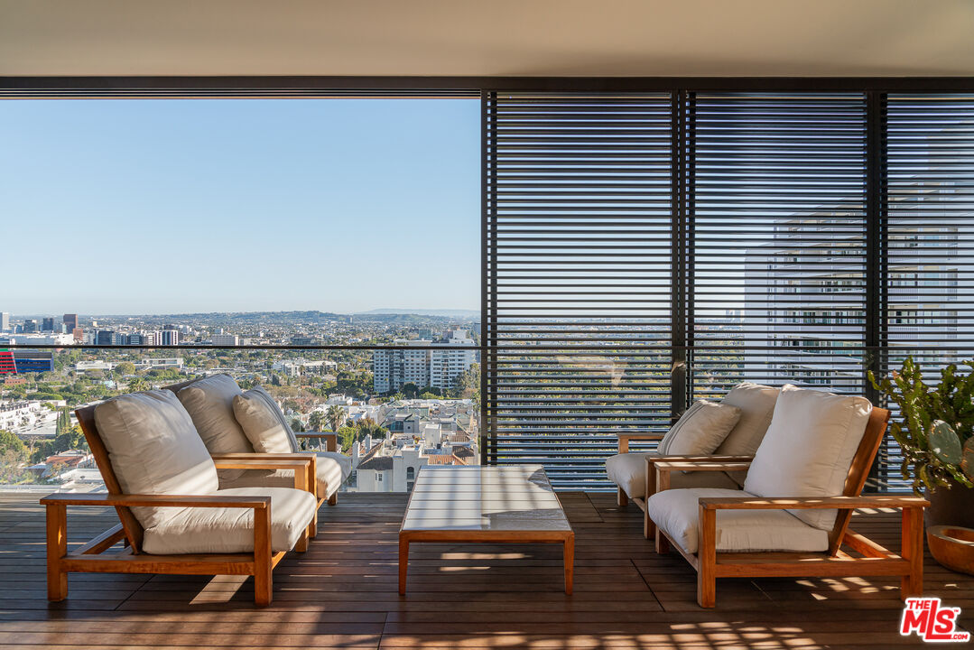 9040 W Sunset Blvd Unit: 1001