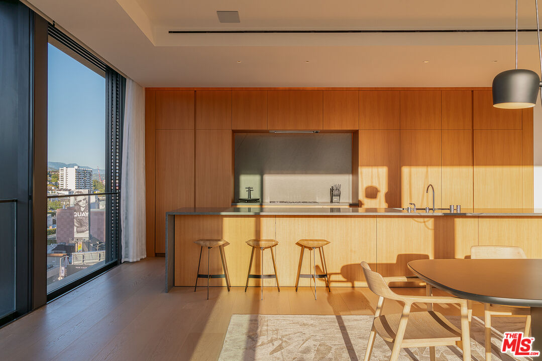 9040 W Sunset Blvd Unit: 1001