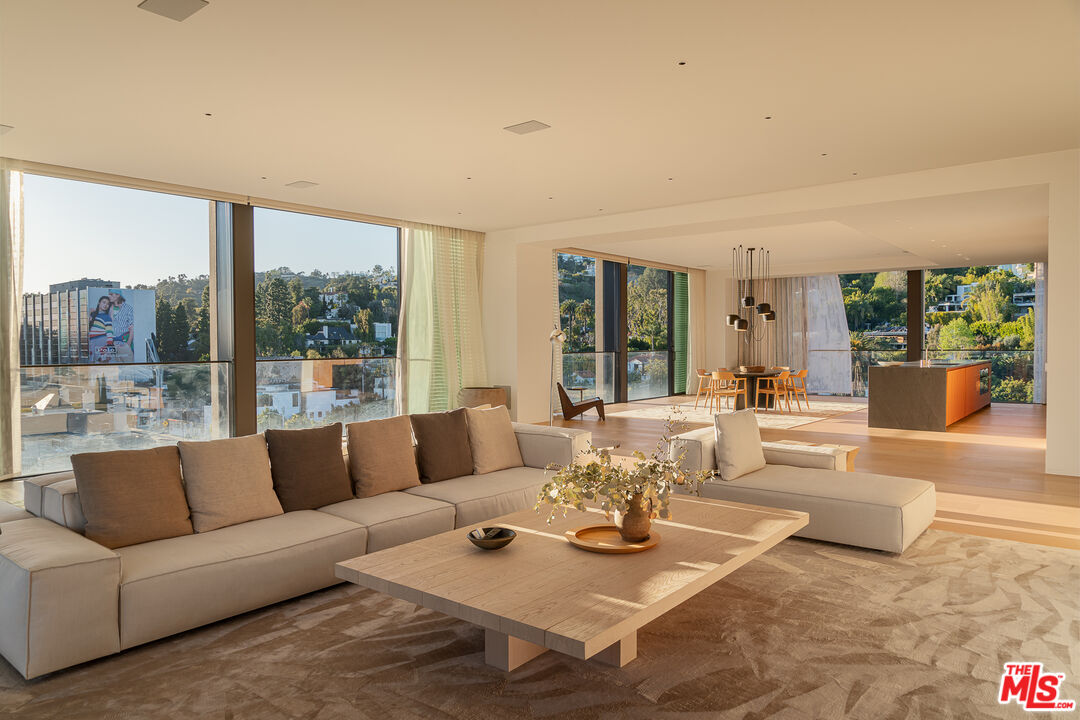 9040 W Sunset Blvd Unit: 1001