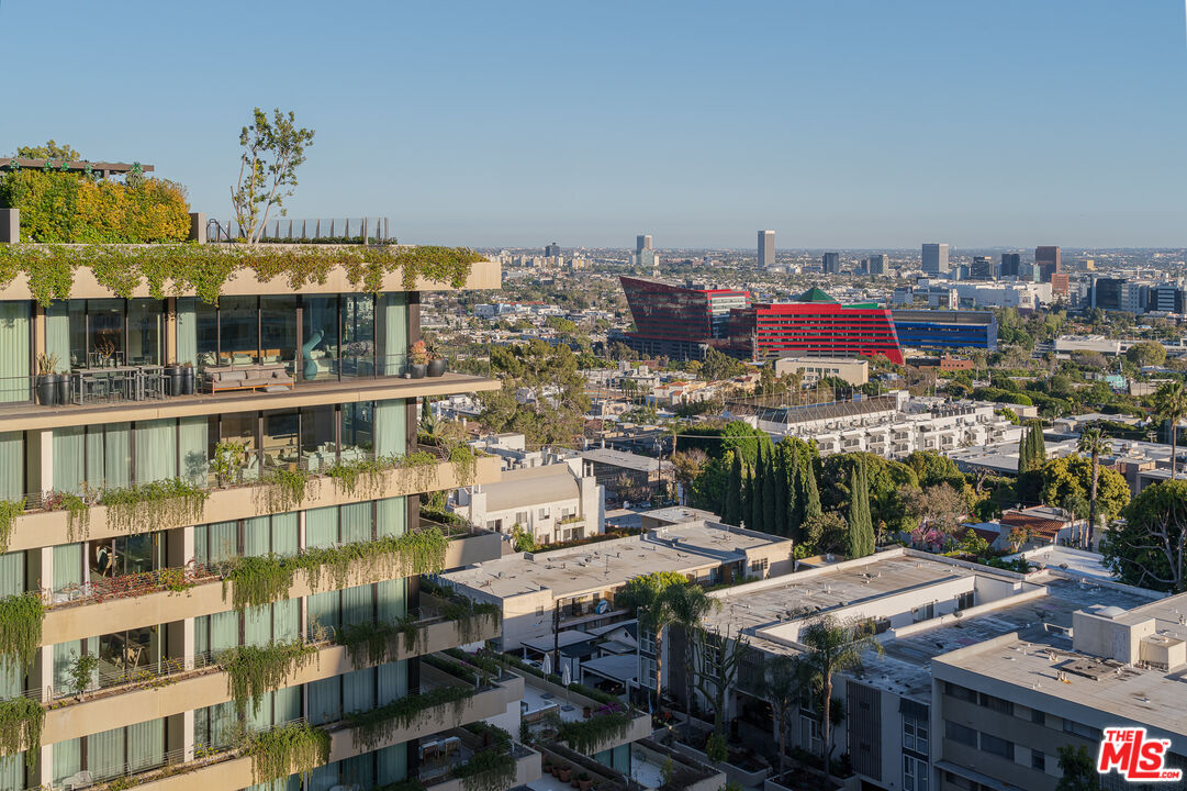 9040 W Sunset Blvd Unit: 1001