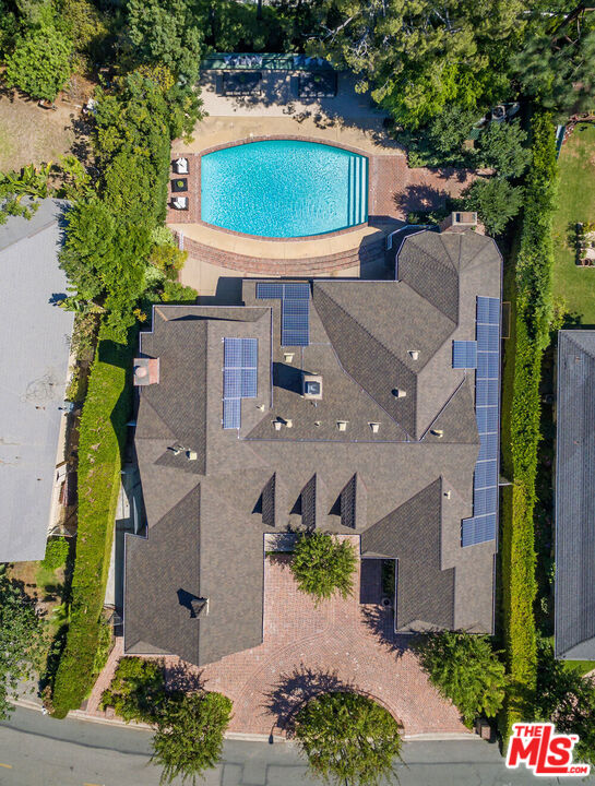 1052 Marilyn Dr