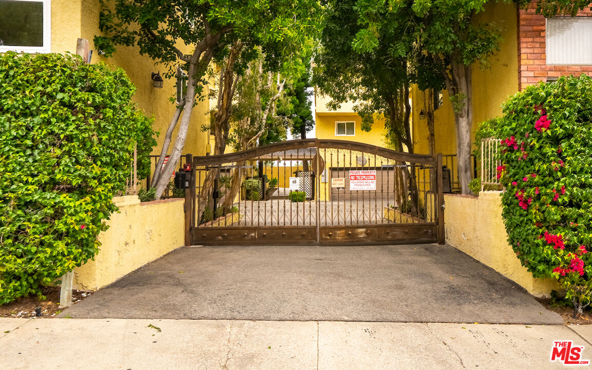 23001 Del Valle St Unit: 21