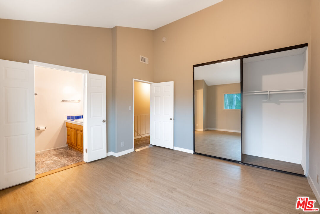 23001 Del Valle St Unit: 21