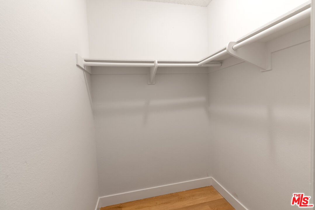 23001 Del Valle St Unit: 21