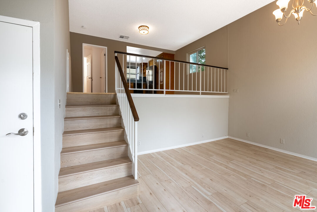 23001 Del Valle St Unit: 21