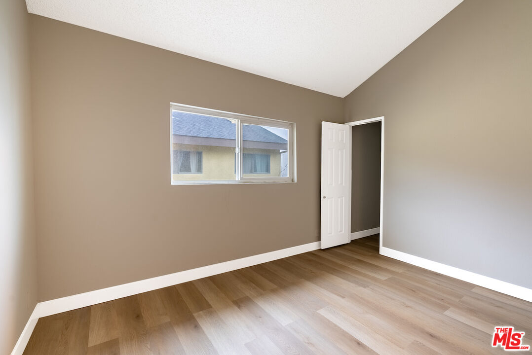 23001 Del Valle St Unit: 21