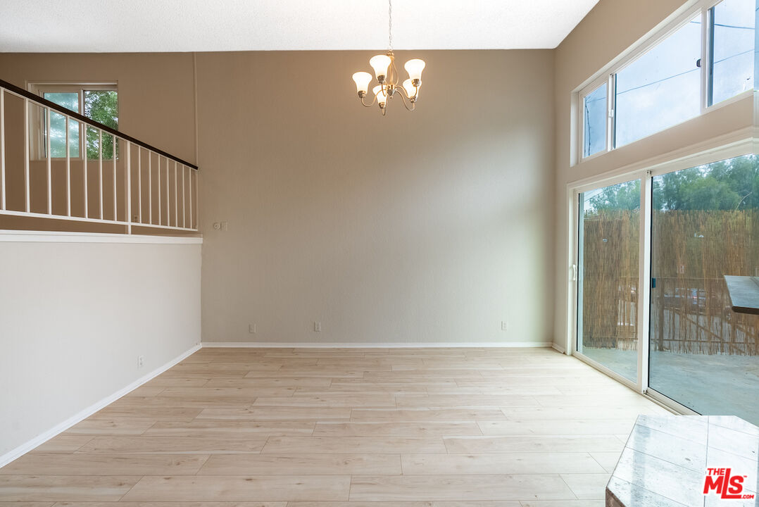23001 Del Valle St Unit: 21