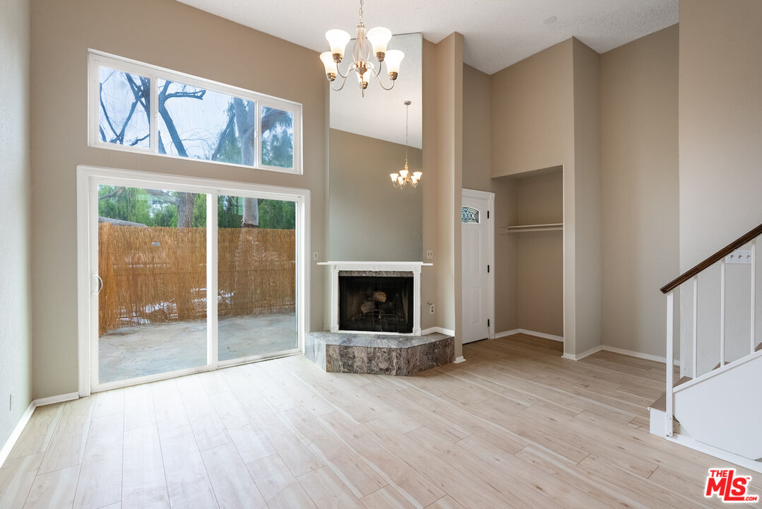 23001 Del Valle St Unit: 21