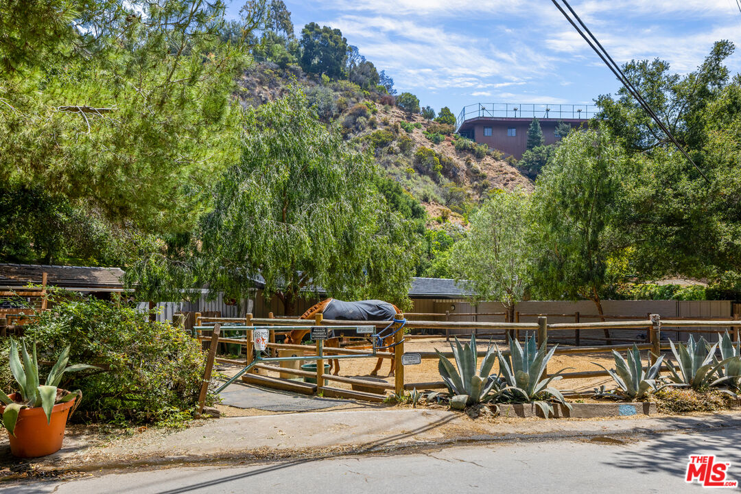 1776 Old Ranch Rd