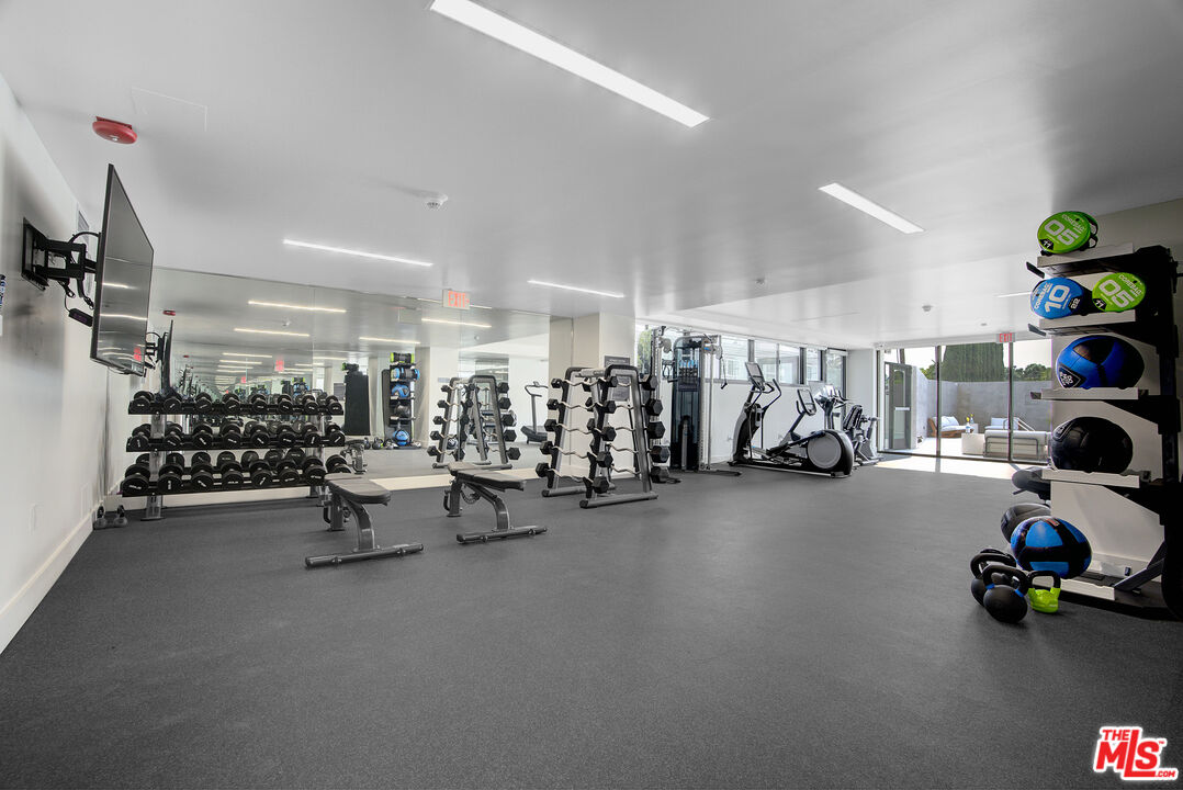 818 N Doheny Dr Unit: 1005