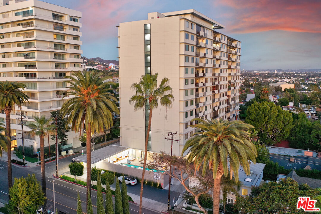 818 N Doheny Dr Unit: 1005
