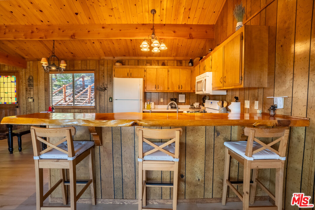 1169 Green Mountain Dr