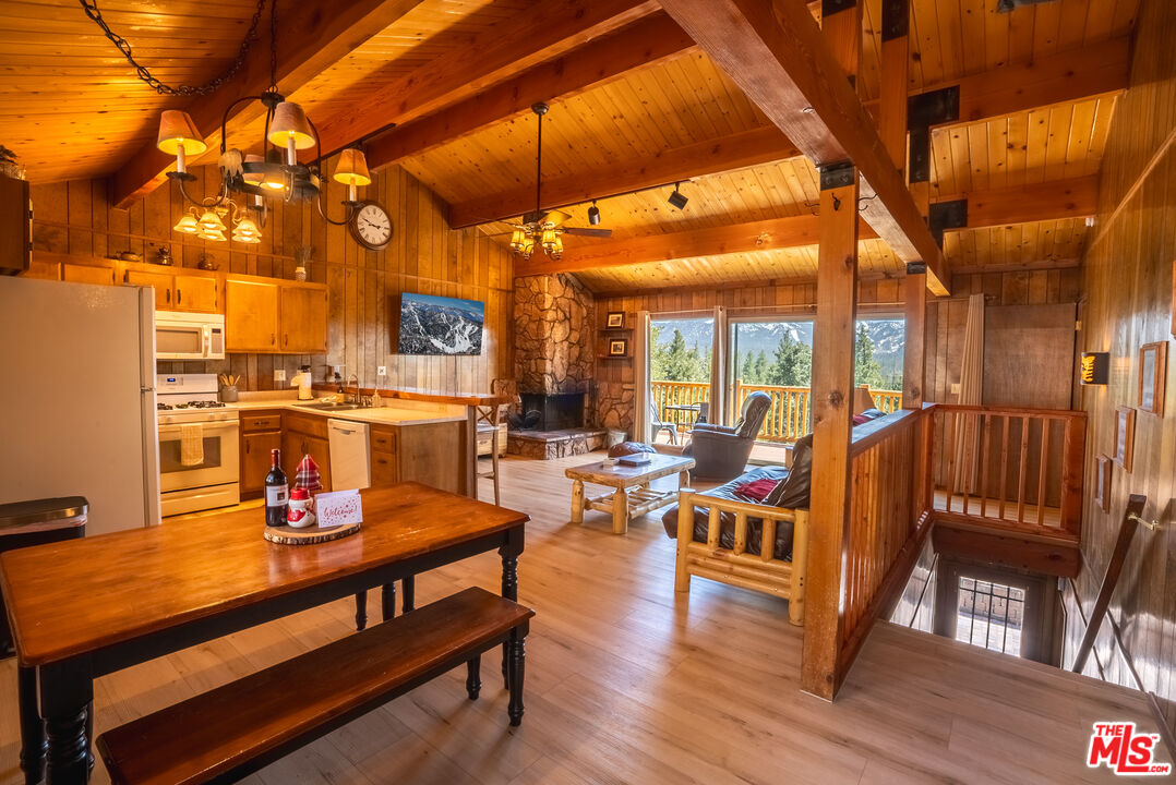 1169 Green Mountain Dr