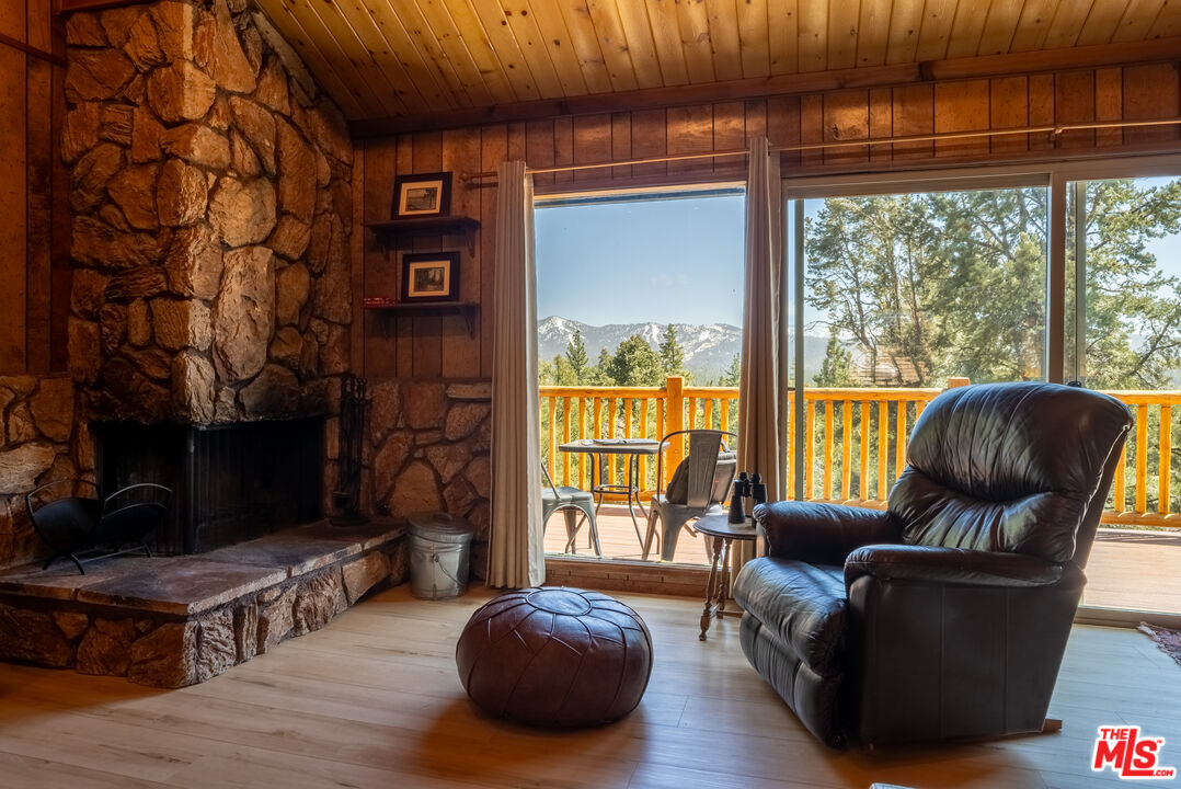 1169 Green Mountain Dr