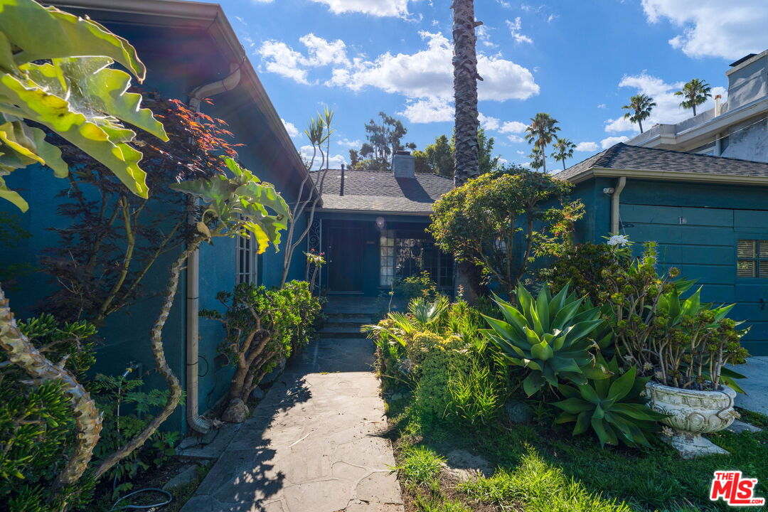 2131 Canyon Dr
