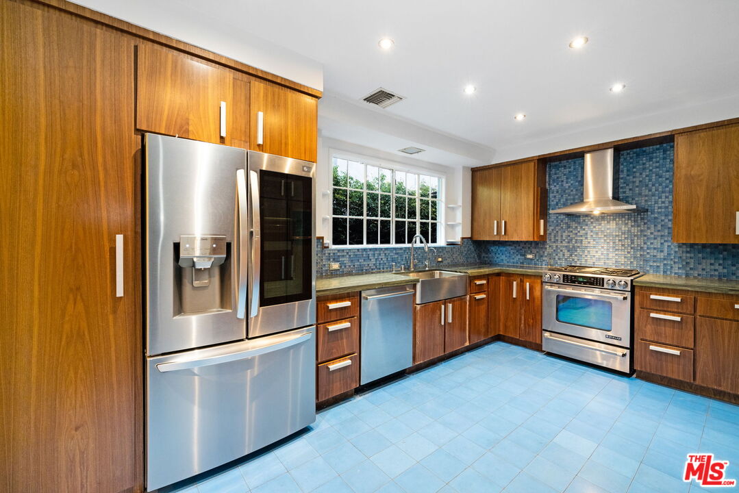 2131 Canyon Dr