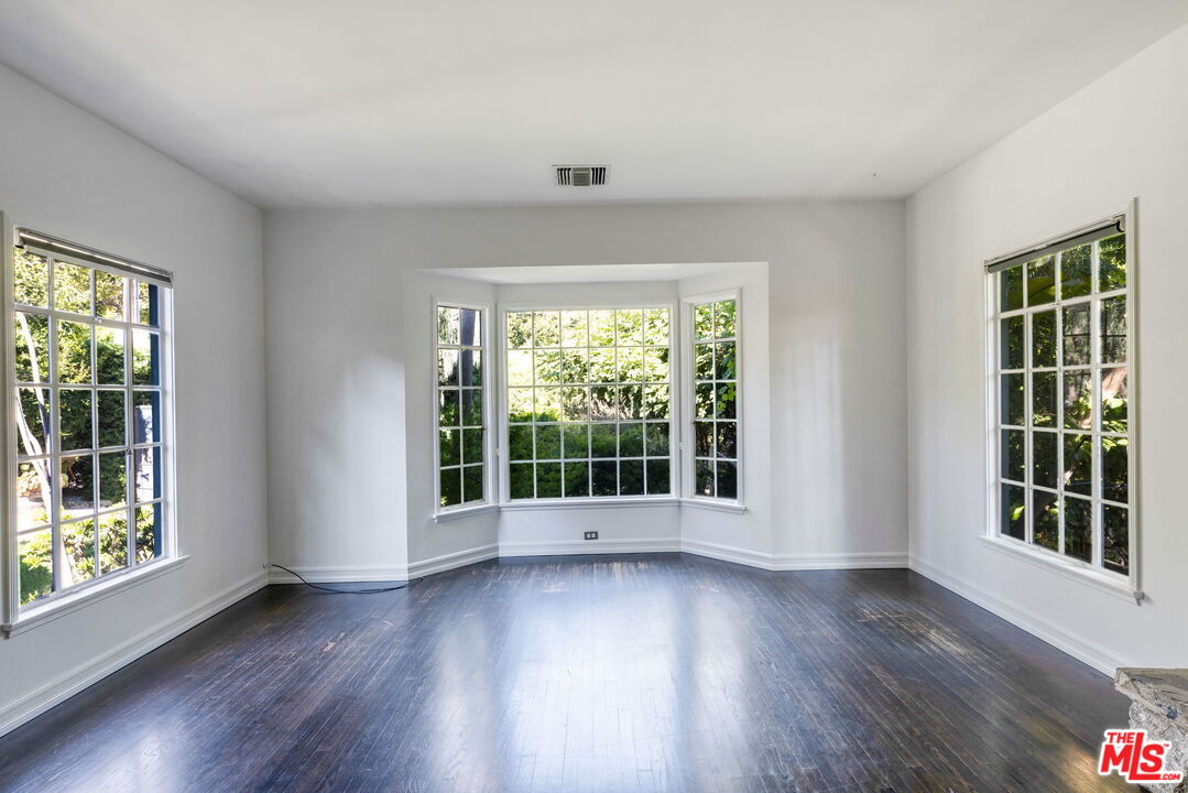 2131 Canyon Dr