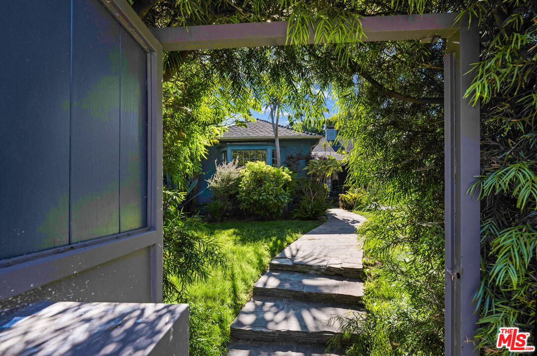 2131 Canyon Dr