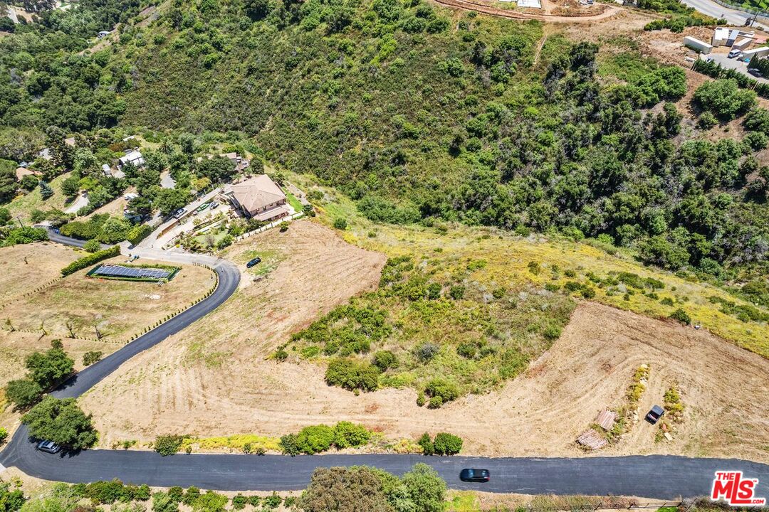 1 Via Acero St