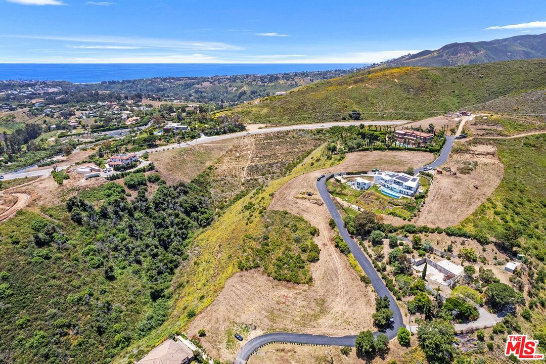 1 Via Acero St