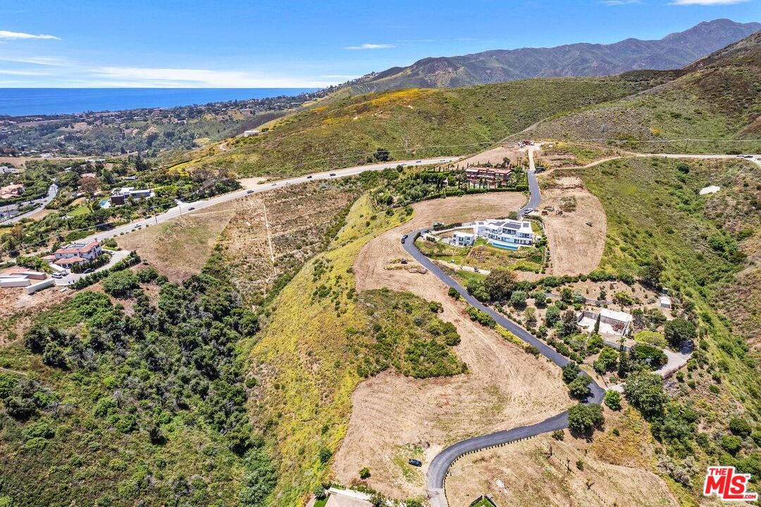 1 Via Acero St
