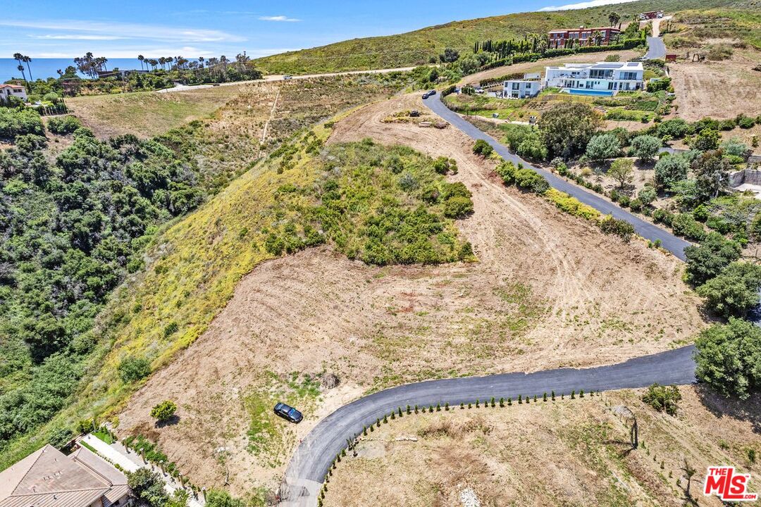 1 Via Acero St