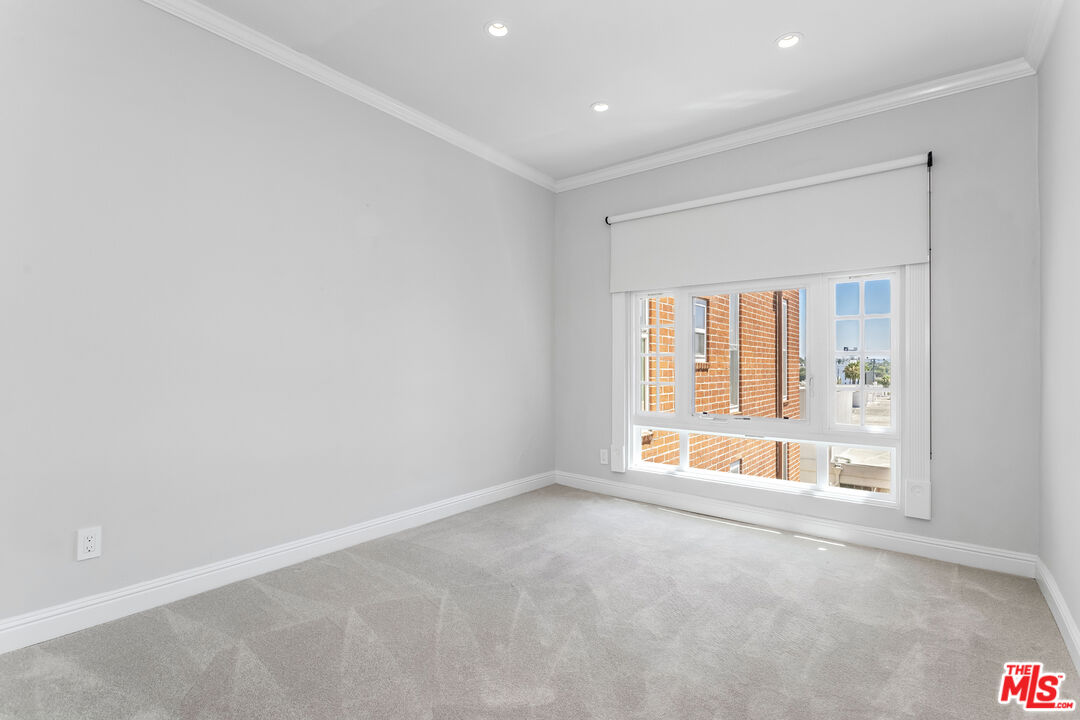 8550 Holloway Dr Unit: 402