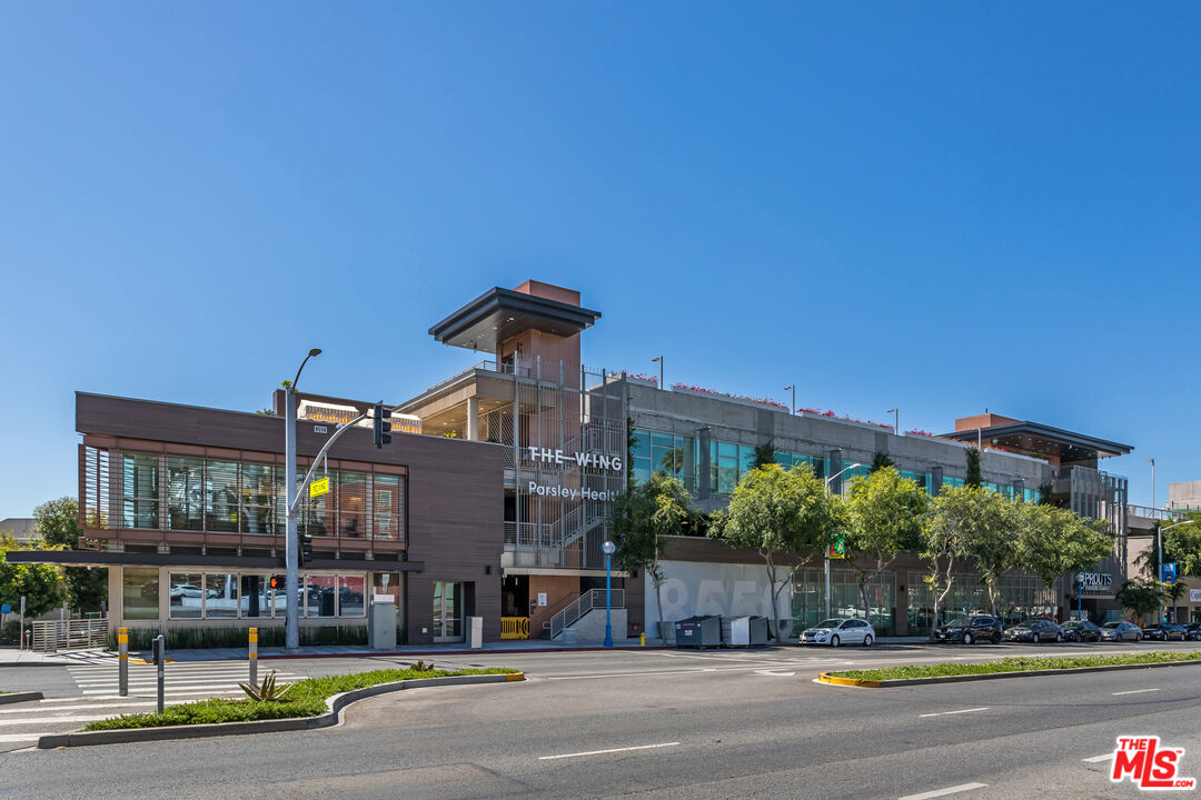 8550 Holloway Dr Unit: 402