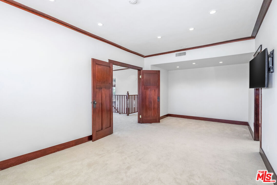 8550 Holloway Dr Unit: 402