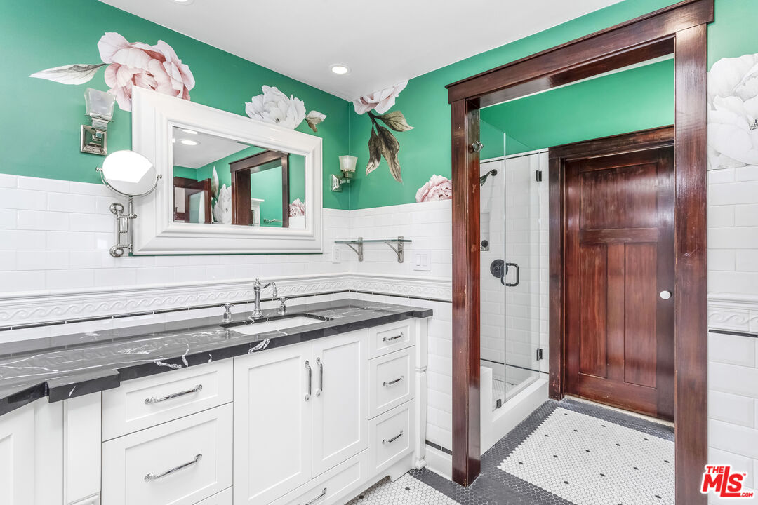 8550 Holloway Dr Unit: 402