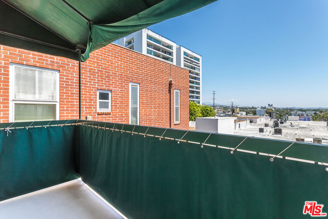 8550 Holloway Dr Unit: 402