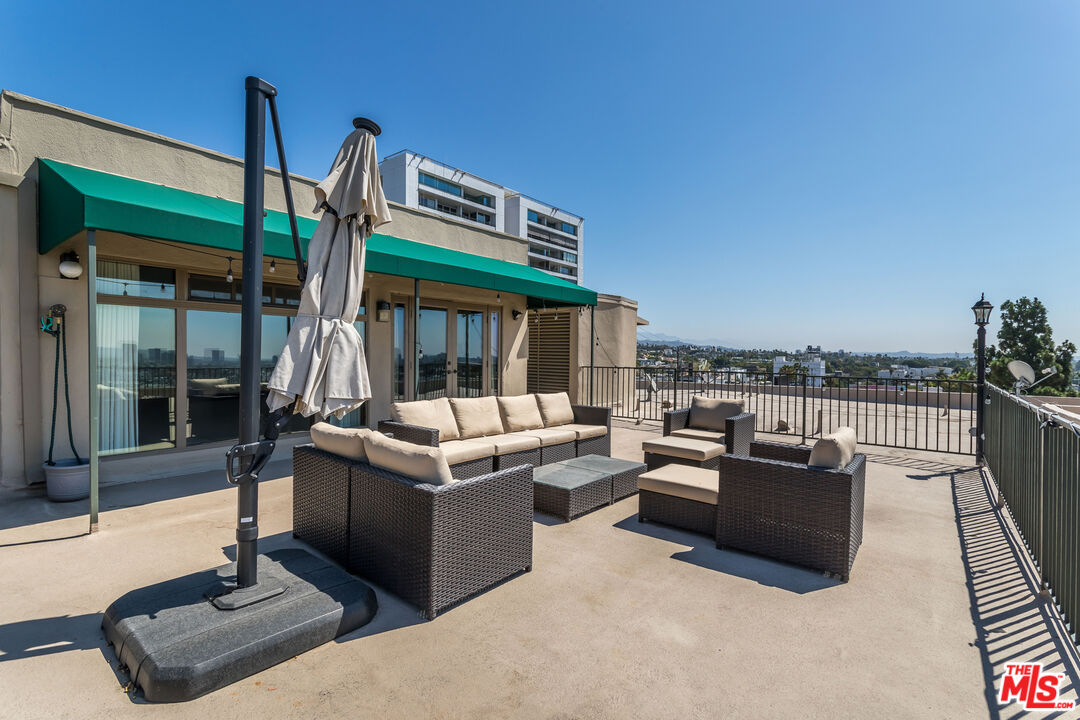 8550 Holloway Dr Unit: 402