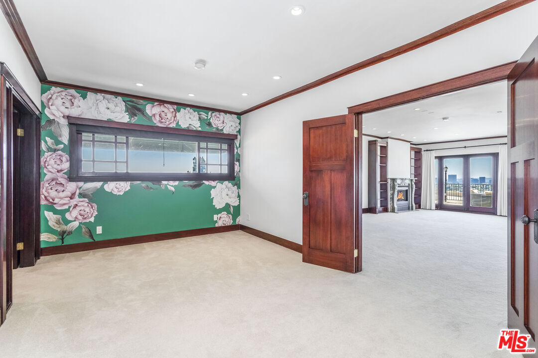 8550 Holloway Dr Unit: 402