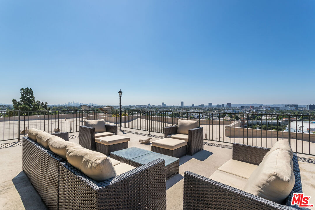 8550 Holloway Dr Unit: 402