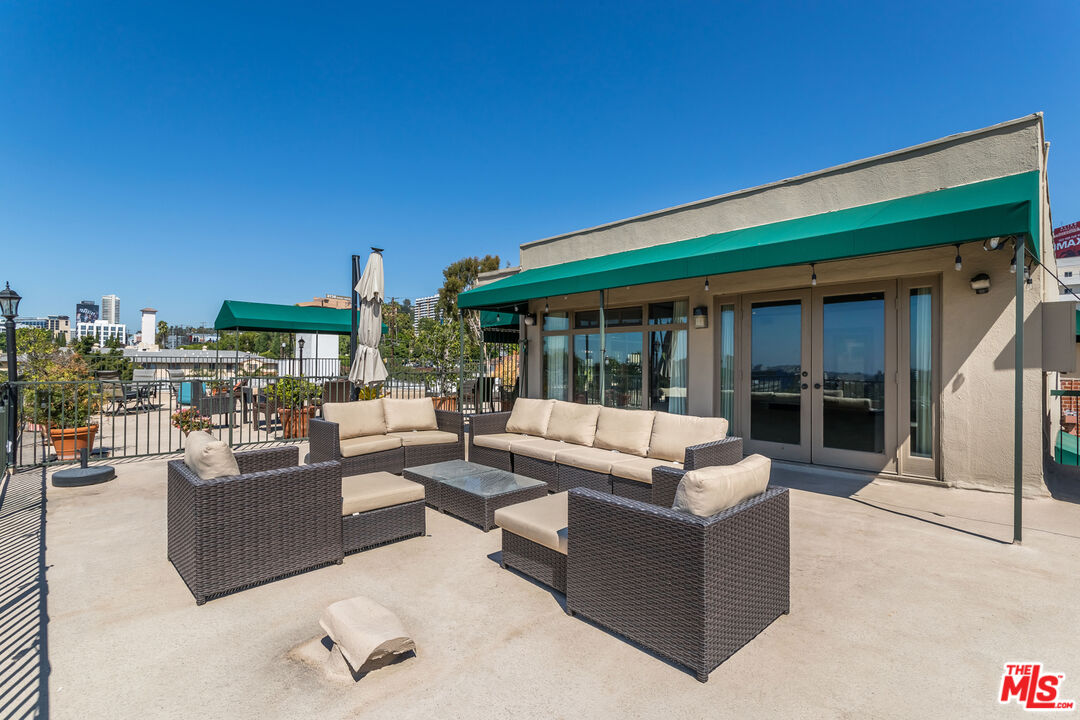8550 Holloway Dr Unit: 402