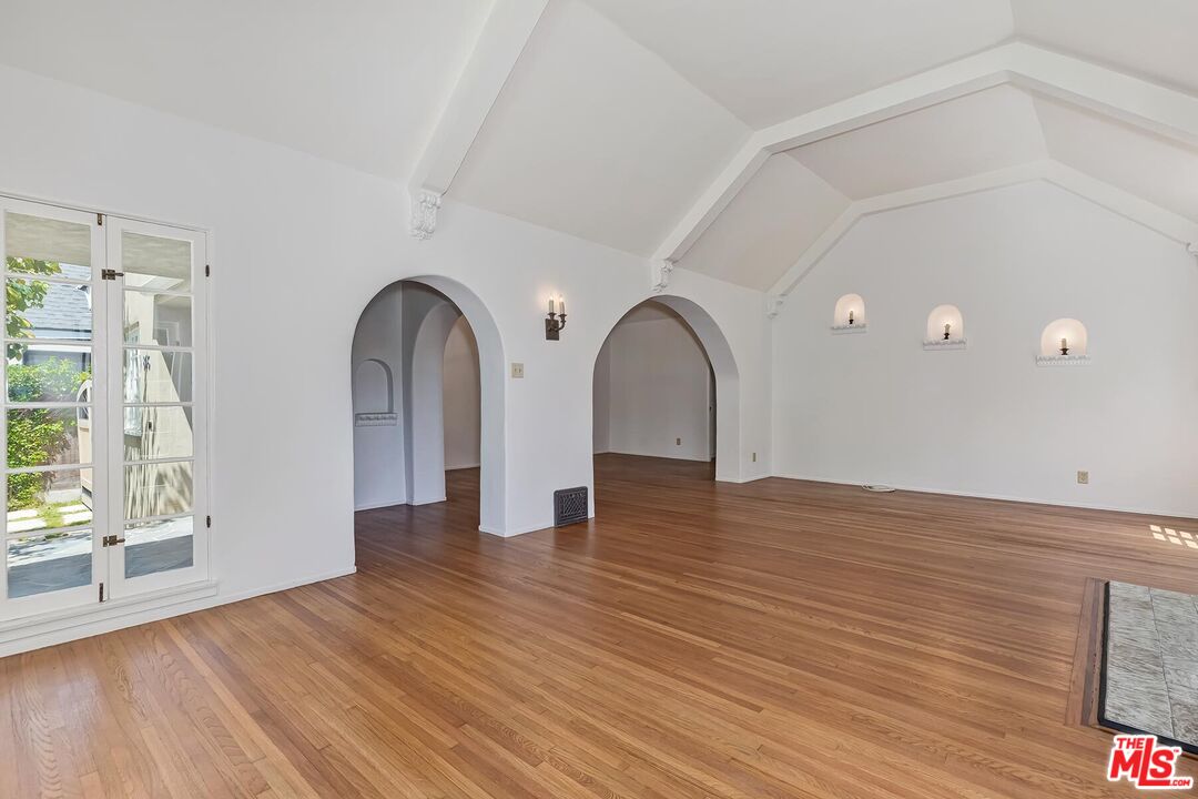 806 S Spaulding Ave