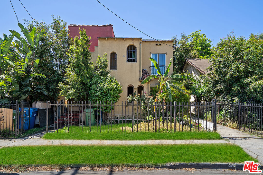 612 W 57th St