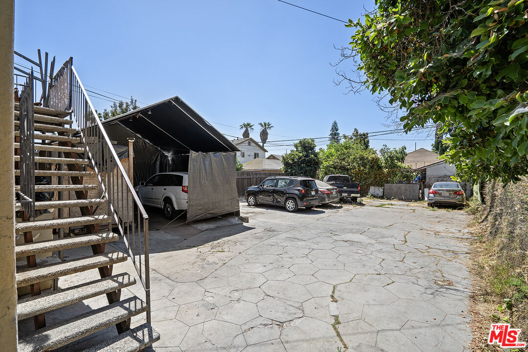 612 W 57th St