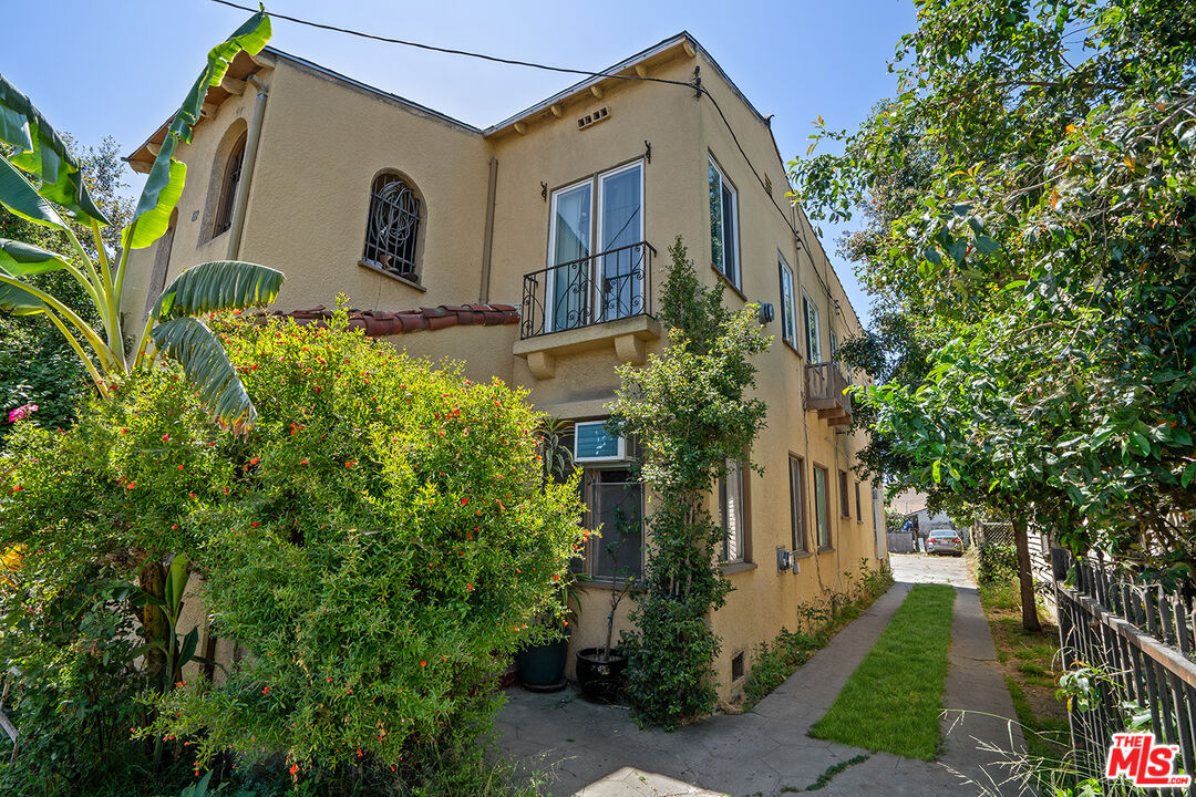 612 W 57th St