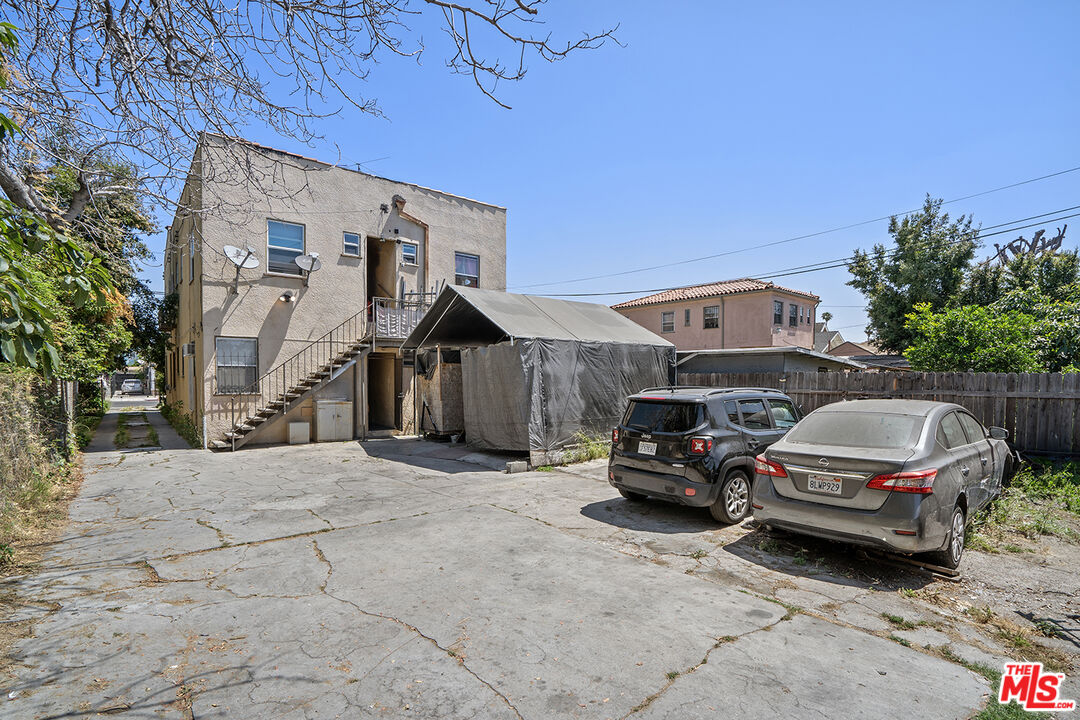 612 W 57th St