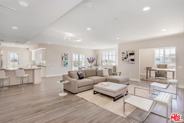 313 REEVES DR Unit: 401
