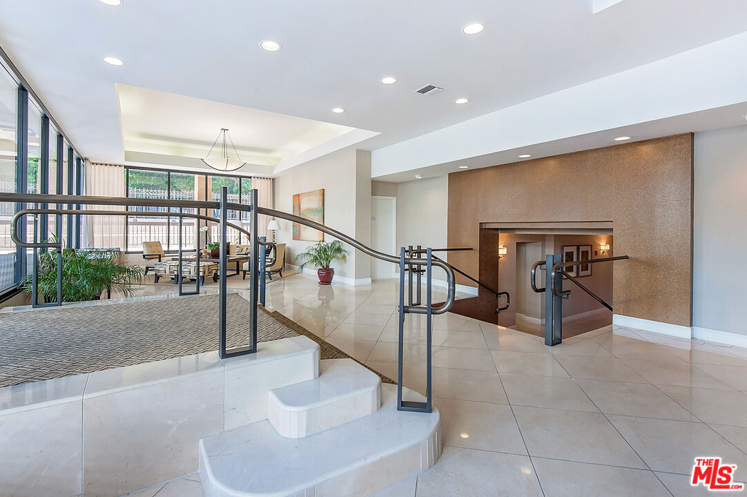 10590 Wilshire Blvd Unit: 1402