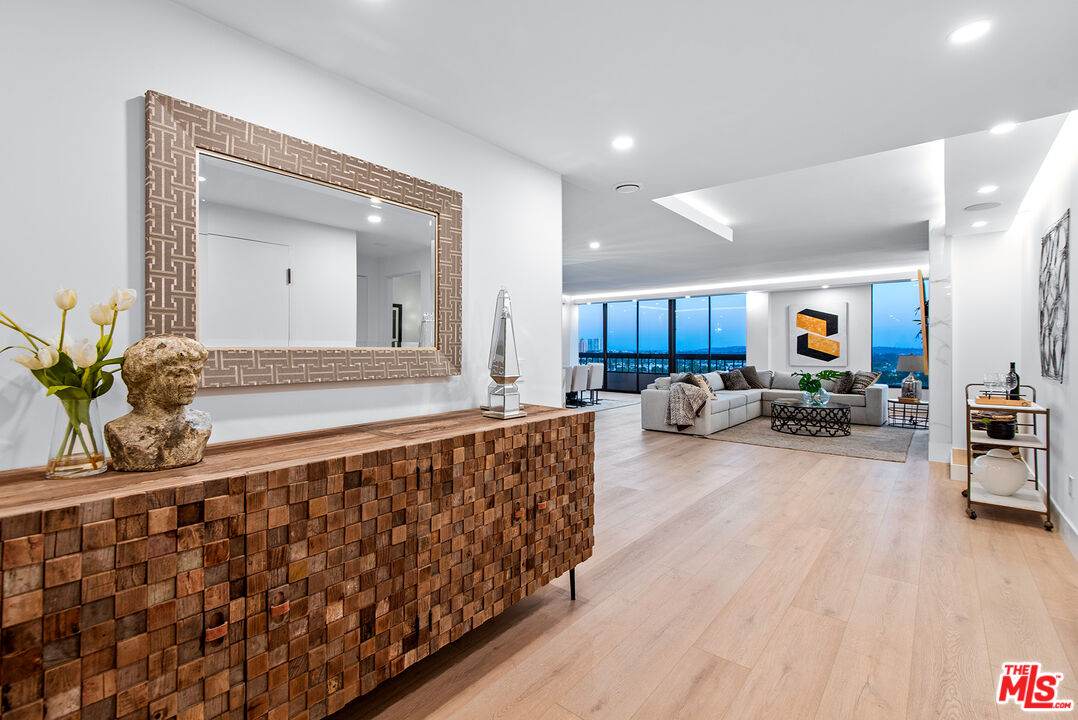 10590 Wilshire Blvd Unit: 1402